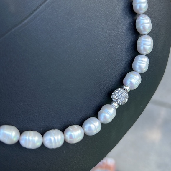 NWOT Crystal Accented Freshwater Pearl Necklace in Grey - Picture 2 of 5